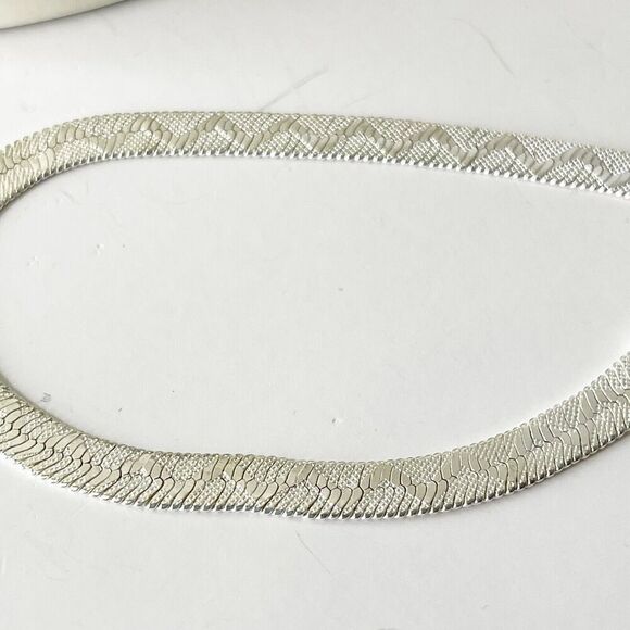 Vintage Avon Bracelet Silver Tone Chain Shiny 90s Glam Fashion Jewelry Y2K - Picture 16 of 16
